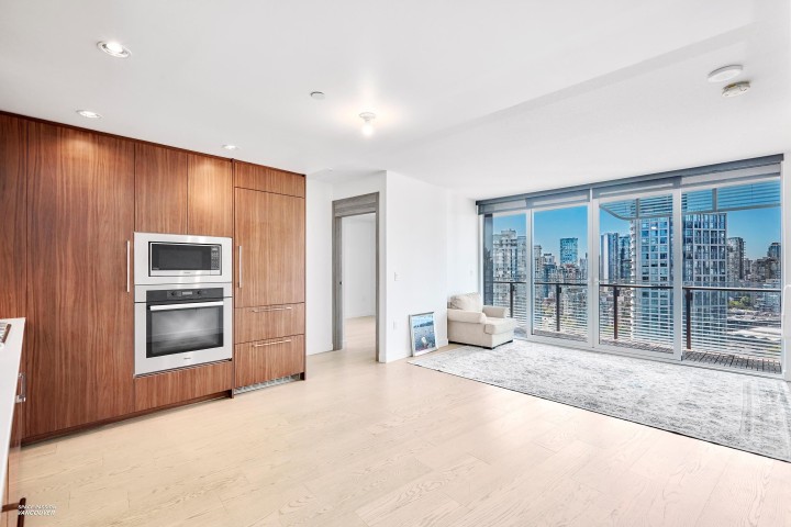 Photo 10 at 2421 - 89 Nelson Street, Yaletown, Vancouver West