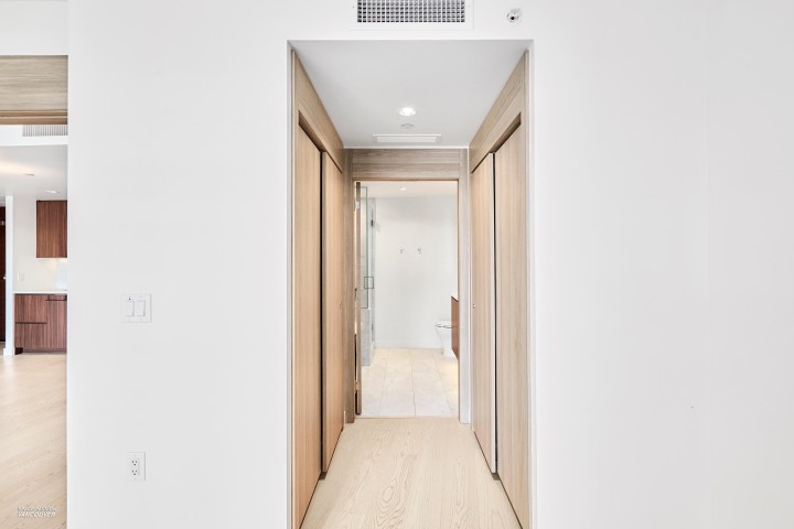 Photo 4 at 2421 - 89 Nelson Street, Yaletown, Vancouver West