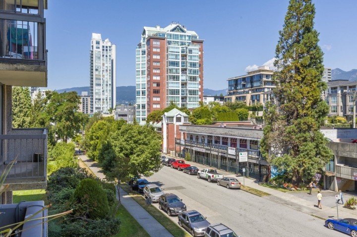 Photo 10 at 405 - 145 St. Georges Avenue, Lower Lonsdale, North Vancouver