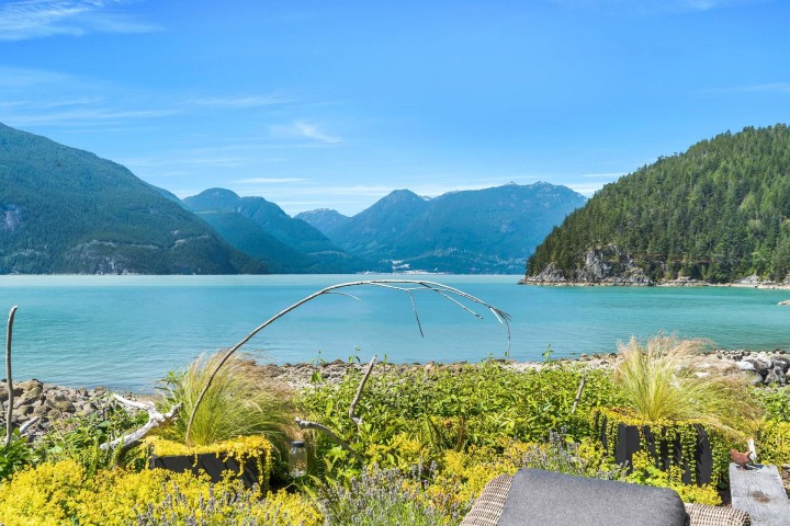 Photo 2 at 11 Beach Drive, Furry Creek, West Vancouver