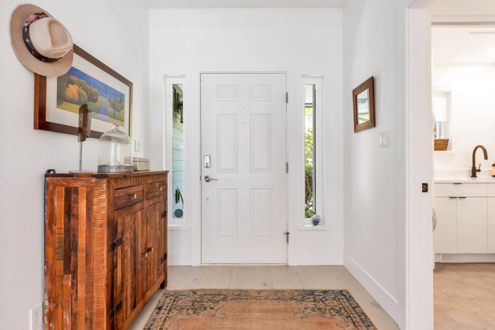 Photo 7 at 11 Beach Drive, Furry Creek, West Vancouver