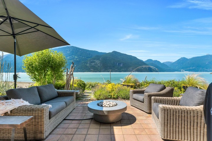 Photo 1 at 11 Beach Drive, Furry Creek, West Vancouver