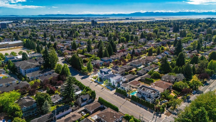 Photo 6 at 1010 W 57th Avenue, South Granville, Vancouver West