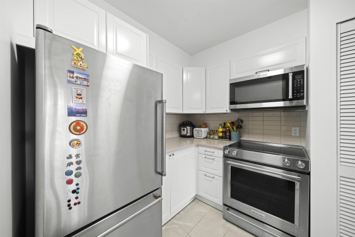 Photo 9 at 106 - 503 W 16th Avenue, Fairview VW, Vancouver West