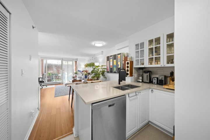 Photo 10 at 106 - 503 W 16th Avenue, Fairview VW, Vancouver West