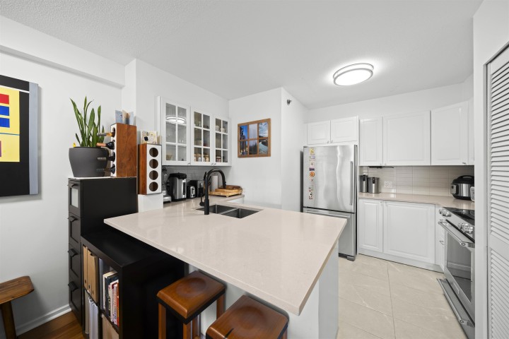 Photo 8 at 106 - 503 W 16th Avenue, Fairview VW, Vancouver West