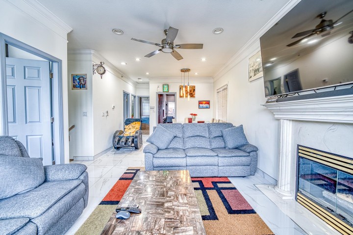 Photo 6 at 426 E 18th Avenue, Fraser VE, Vancouver East