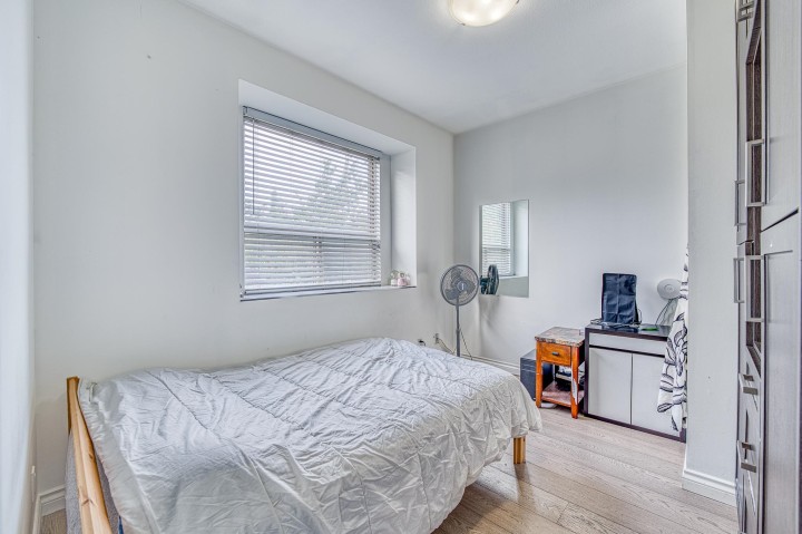 Photo 13 at 426 E 18th Avenue, Fraser VE, Vancouver East