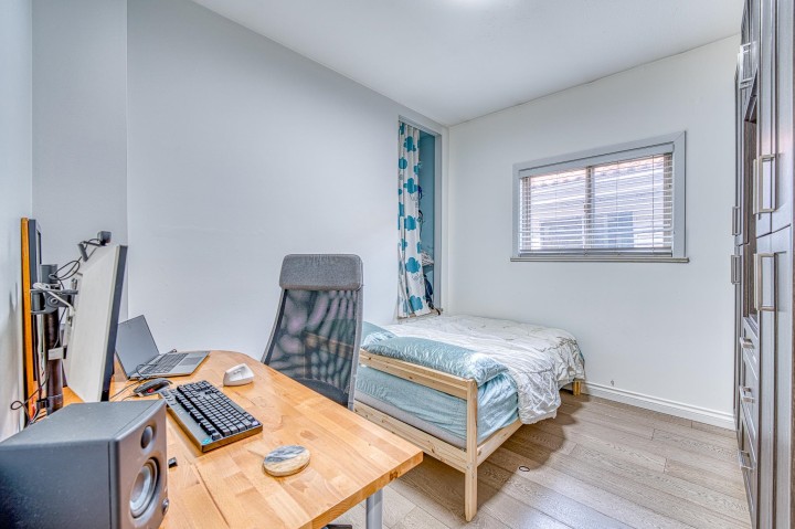 Photo 14 at 426 E 18th Avenue, Fraser VE, Vancouver East