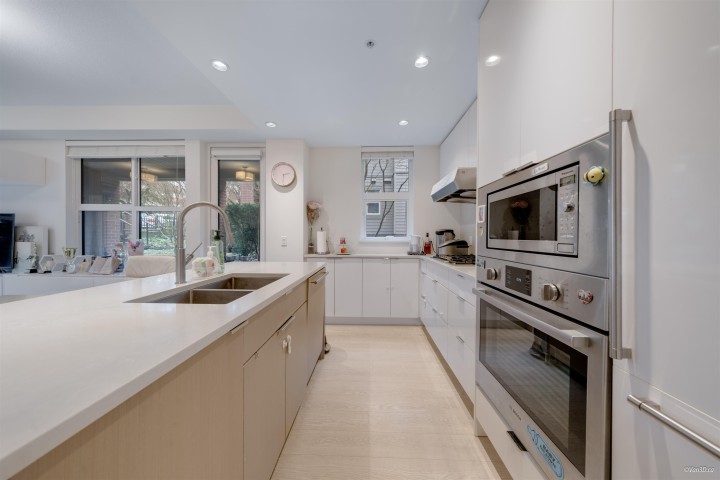 Photo 13 at 107 - 7988 Yukon Street, Marpole, Vancouver West