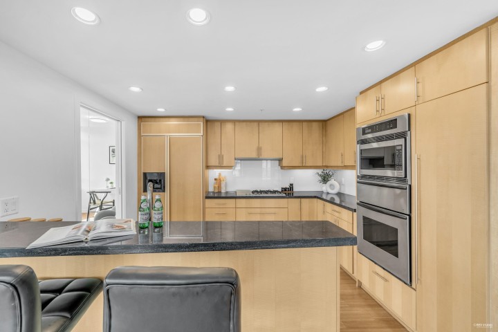 Photo 16 at 401 - 1233 W Cordova Street, Coal Harbour, Vancouver West