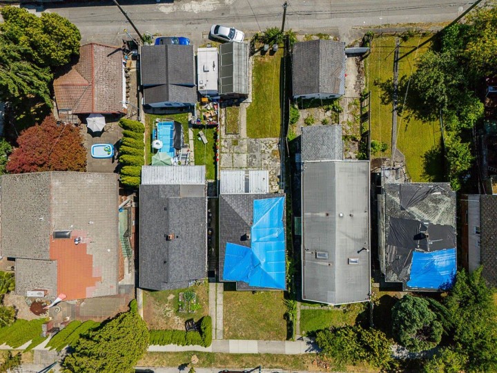 Photo 23 at 942 Nanaimo Street, Renfrew VE, Vancouver East