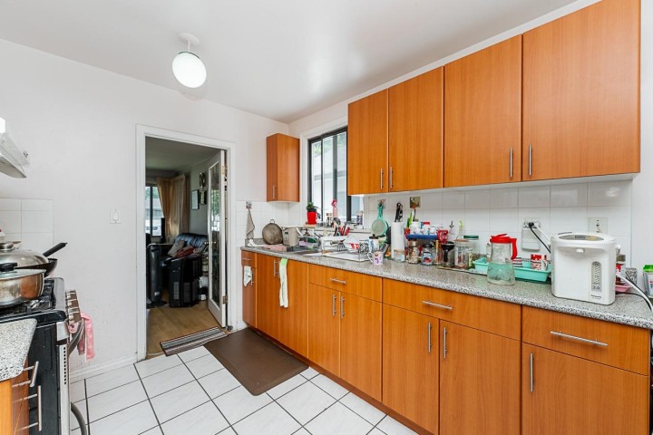 Photo 3 at 942 Nanaimo Street, Renfrew VE, Vancouver East