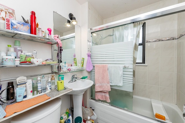 Photo 10 at 942 Nanaimo Street, Renfrew VE, Vancouver East