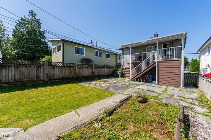 Photo 18 at 942 Nanaimo Street, Renfrew VE, Vancouver East