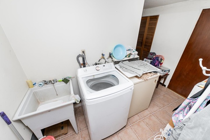 Photo 11 at 942 Nanaimo Street, Renfrew VE, Vancouver East