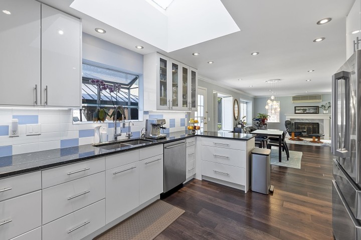 Photo 16 at 1563 W 59th Avenue, South Granville, Vancouver West