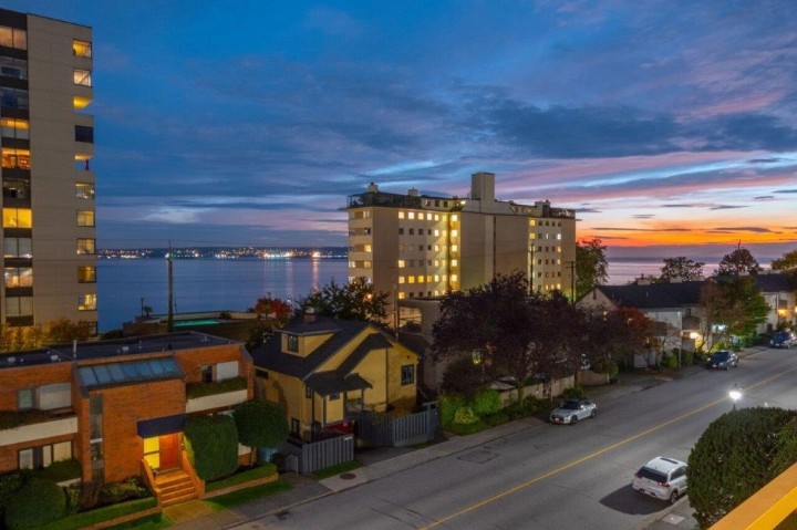 Photo 12 at 400 - 1819 Bellevue Avenue, Ambleside, West Vancouver