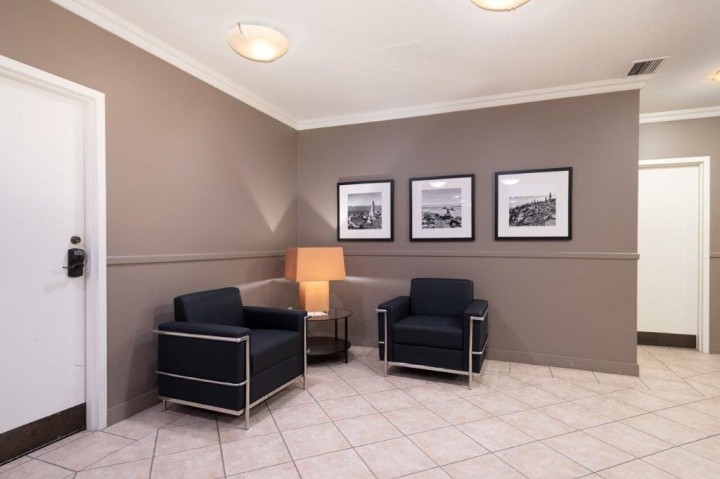 Photo 3 at 400 - 1819 Bellevue Avenue, Ambleside, West Vancouver