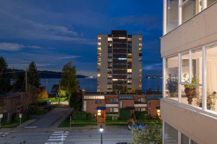 Photo 21 at 400 - 1819 Bellevue Avenue, Ambleside, West Vancouver