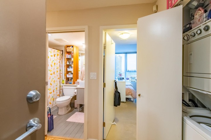 Photo 13 at 1901 - 33 Smithe Street, Yaletown, Vancouver West