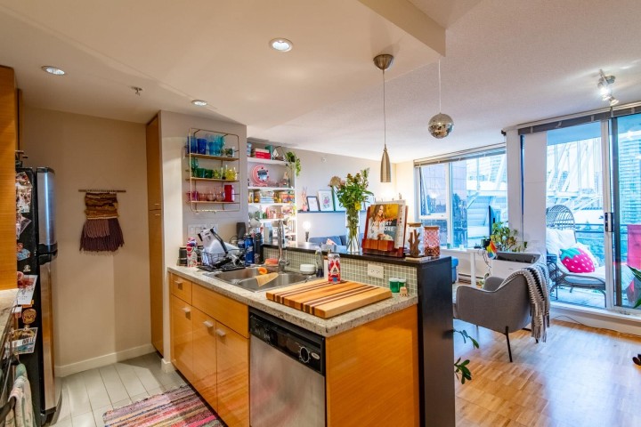 Photo 7 at 1901 - 33 Smithe Street, Yaletown, Vancouver West