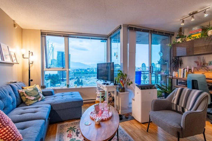 Photo 5 at 1901 - 33 Smithe Street, Yaletown, Vancouver West