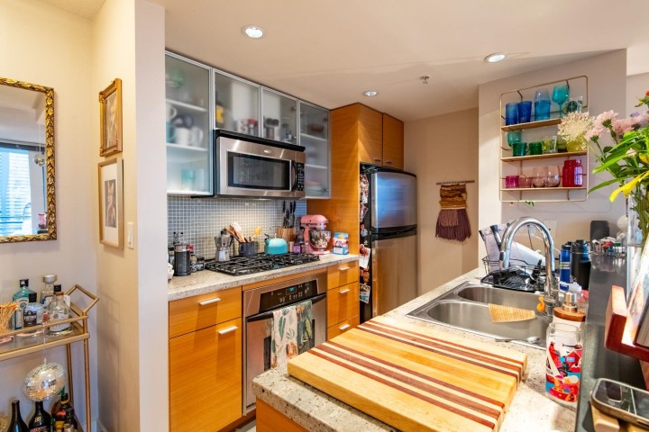 Photo 8 at 1901 - 33 Smithe Street, Yaletown, Vancouver West