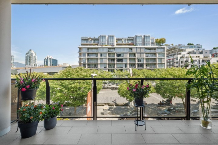 Photo 23 at 302 - 1625 Manitoba Street, False Creek, Vancouver West