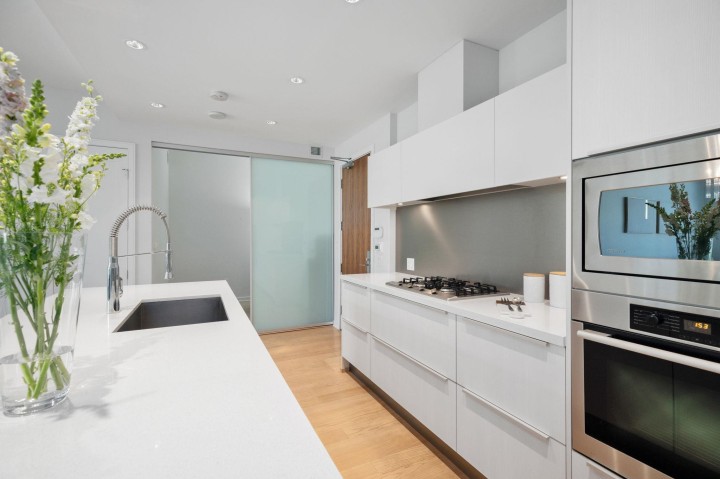 Photo 12 at 302 - 1625 Manitoba Street, False Creek, Vancouver West