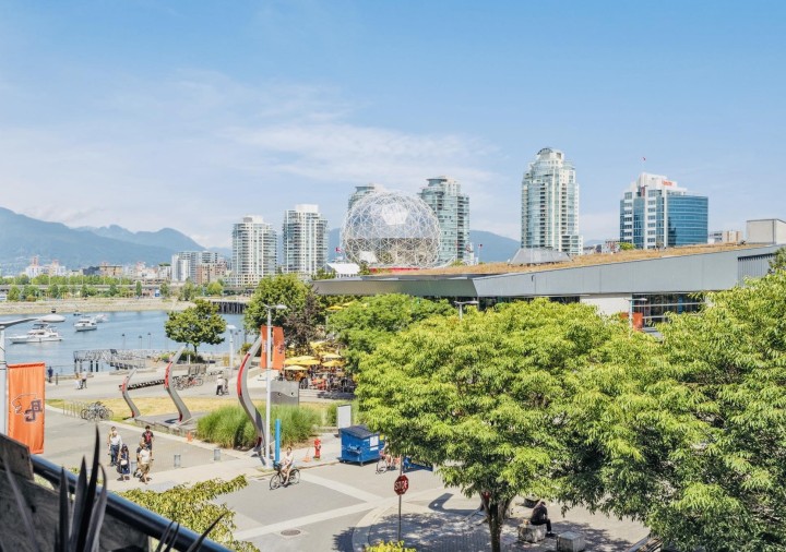 Photo 1 at 302 - 1625 Manitoba Street, False Creek, Vancouver West