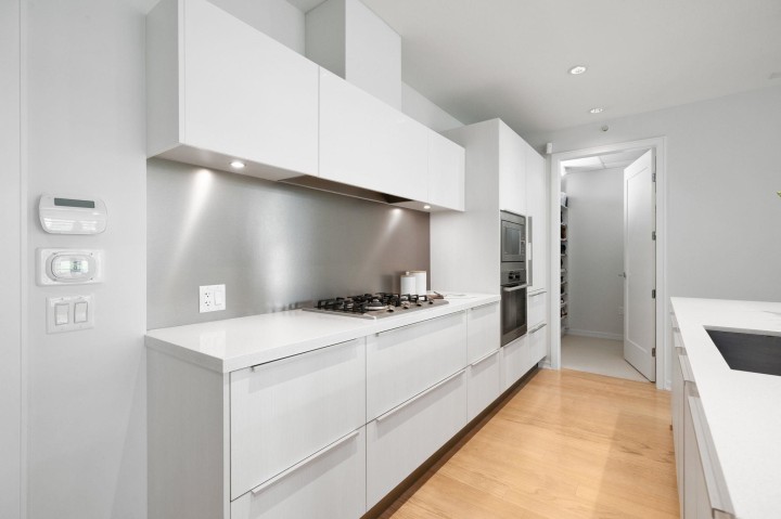 Photo 11 at 302 - 1625 Manitoba Street, False Creek, Vancouver West