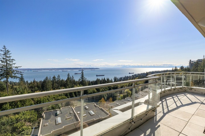 Photo 7 at 701 - 3105 Deer Ridge Drive, Deer Ridge WV, West Vancouver