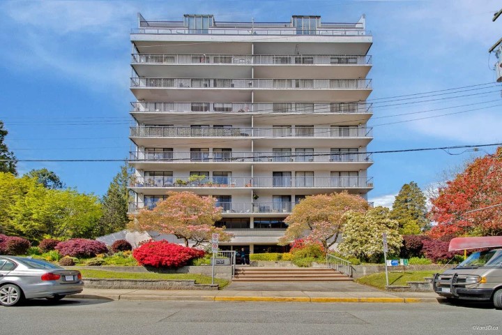 Photo 25 at 903 - 1745 Esquimalt Avenue, Ambleside, West Vancouver