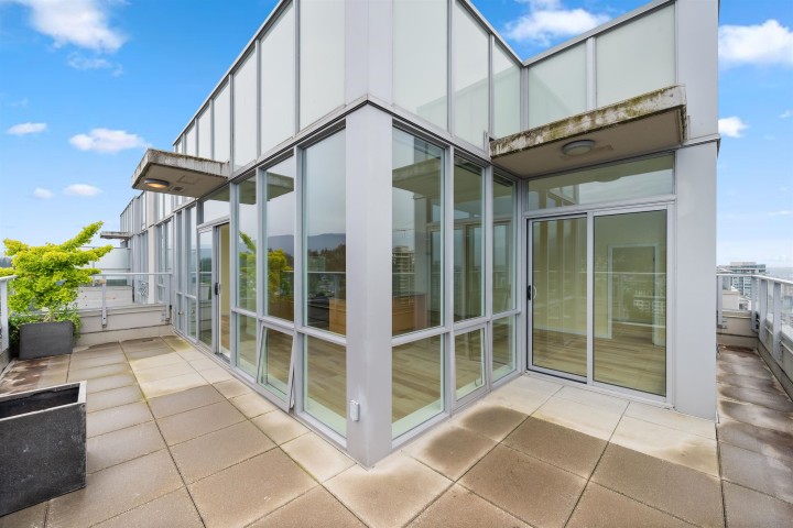 Photo 18 at 2002 - 135 E 17th Street, Central Lonsdale, North Vancouver