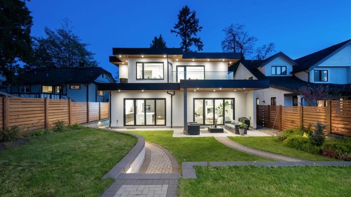 Photo 2 at 732 E 11th Street, Boulevard, North Vancouver