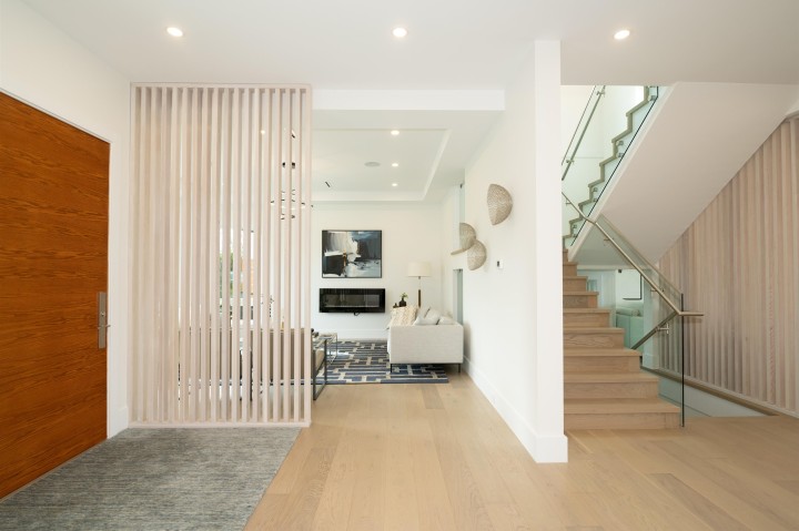 Photo 3 at 732 E 11th Street, Boulevard, North Vancouver