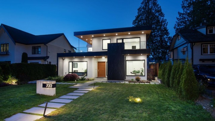 Photo 1 at 732 E 11th Street, Boulevard, North Vancouver