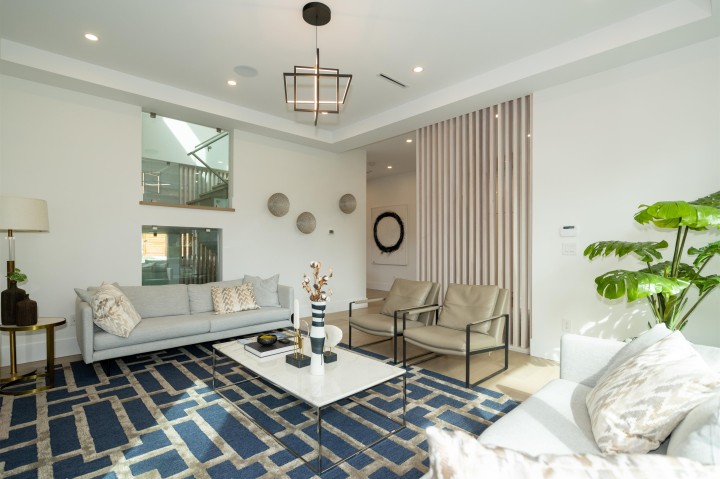 Photo 4 at 732 E 11th Street, Boulevard, North Vancouver