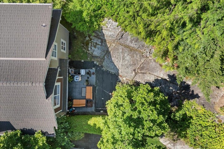 Photo 2 at 4949 Edendale Court, Caulfeild, West Vancouver