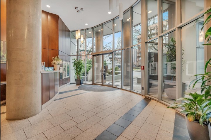 Photo 3 at 1907 - 1050 Smithe Street, West End VW, Vancouver West