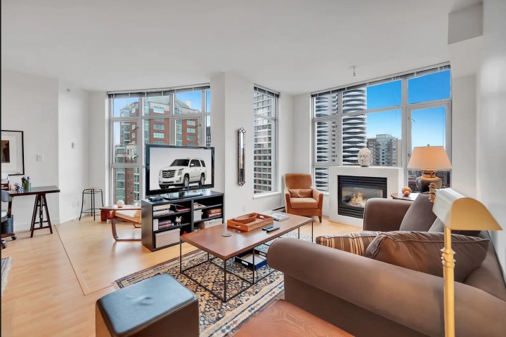 Photo 5 at 1907 - 1050 Smithe Street, West End VW, Vancouver West