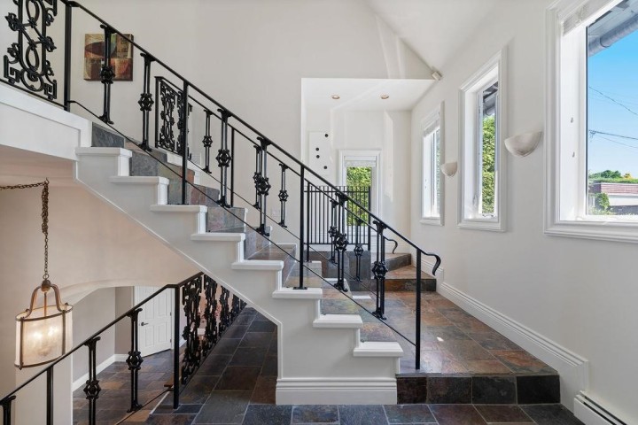 Photo 22 at 284 Sandringham Crescent, Upper Lonsdale, North Vancouver