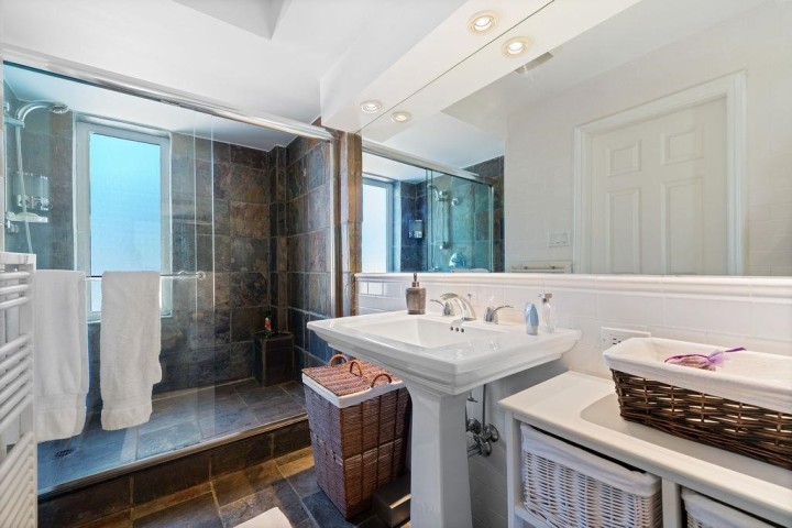 Photo 33 at 284 Sandringham Crescent, Upper Lonsdale, North Vancouver