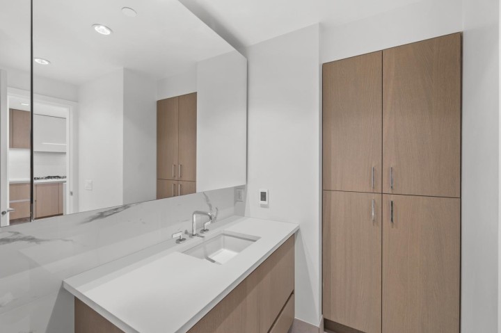 Photo 6 at 306 - 3636 W 39th Avenue, Dunbar, Vancouver West