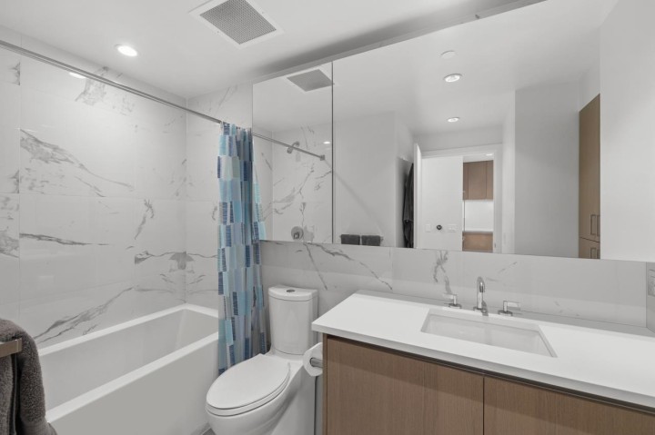 Photo 7 at 306 - 3636 W 39th Avenue, Dunbar, Vancouver West