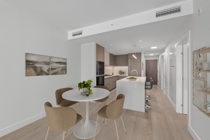 Photo 3 at 306 - 3636 W 39th Avenue, Dunbar, Vancouver West