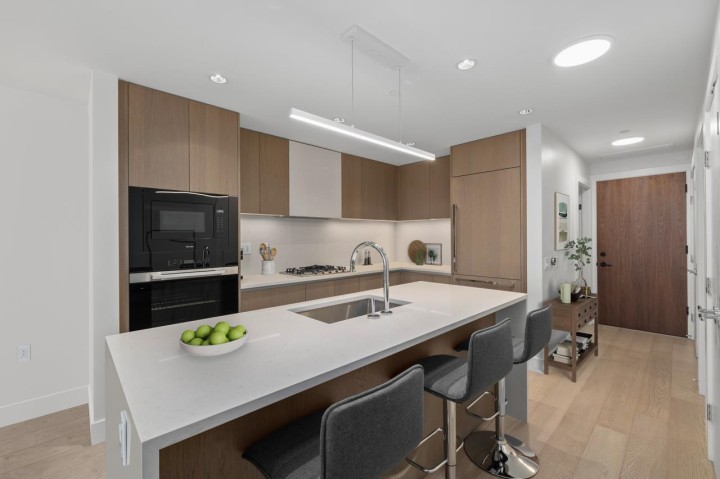 Photo 4 at 306 - 3636 W 39th Avenue, Dunbar, Vancouver West