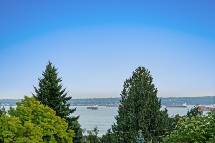 Photo 23 at 2540 Mathers Avenue, Dundarave, West Vancouver