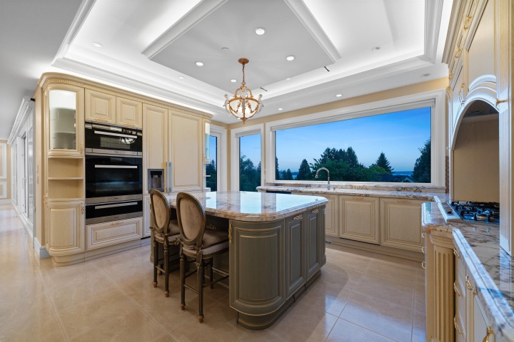 Photo 16 at 2540 Mathers Avenue, Dundarave, West Vancouver